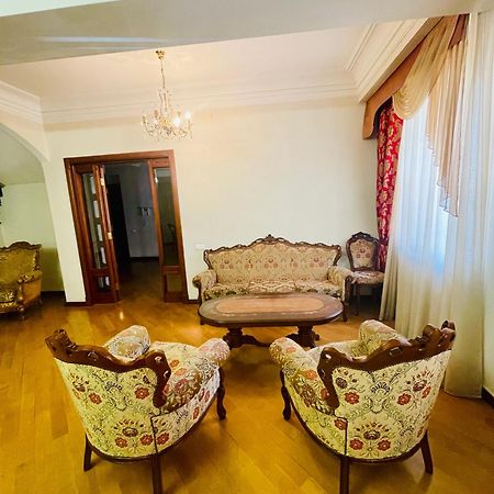 Republic Square Vip Luxury Apartment Jerevan Exteriör bild