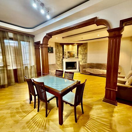 Republic Square Vip Luxury Apartment Jerevan Exteriör bild